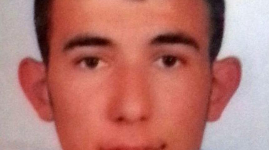 Kazada Ağır Yaralan Genç Öldü, Arkadaşı Hastanede