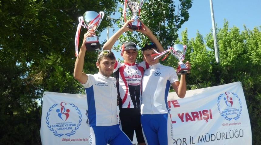 T&uuml;rkiye Yol Bisikleti Şampiyonası Niğde'de Başarıyla Yapıldı