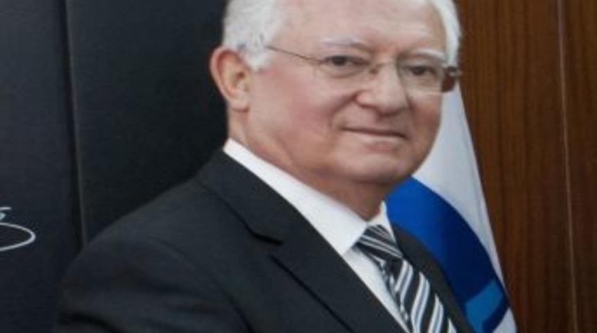 Livaneli'nin Su&ccedil;ladığı Belediye Başkanı İha'ya Konuştu