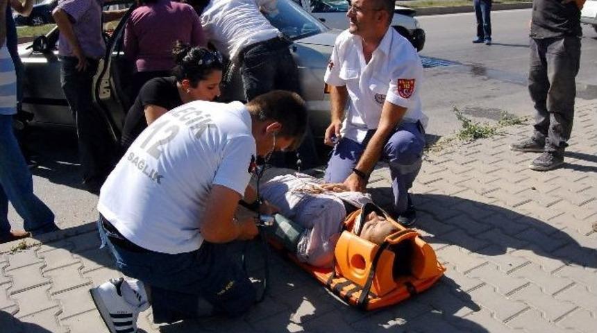 Mezuniyet Yolunda Trafik Kazası: 5 Yaralı