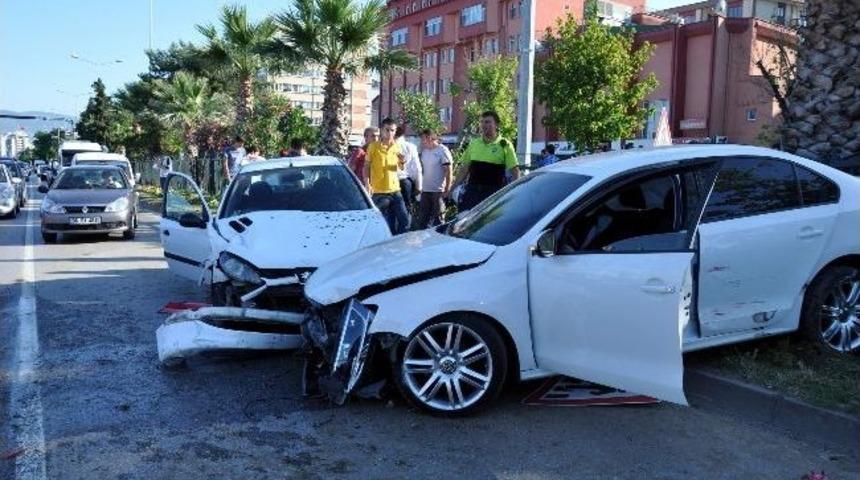 Samsun&rsquo;da Zincirleme Trafik Kazası: 1 Yaralı