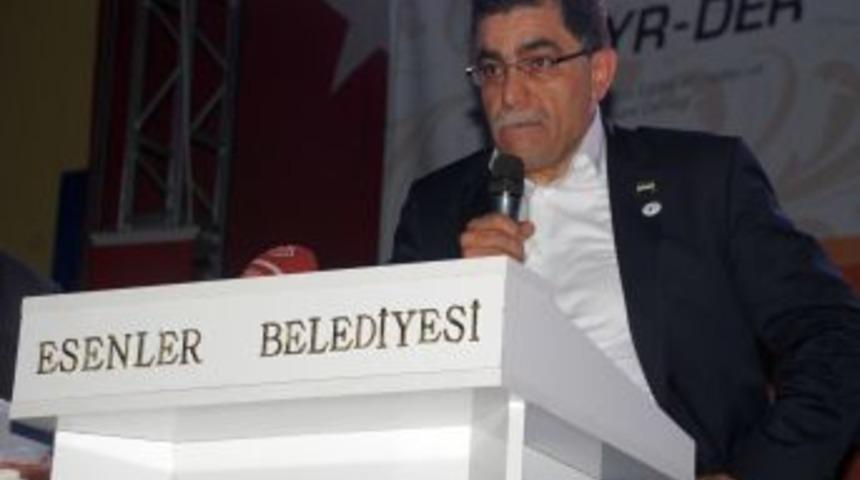 Suriyeli &Ccedil;ocuklar Karnelerini Vali Mutlu'nun Elinden Aldı