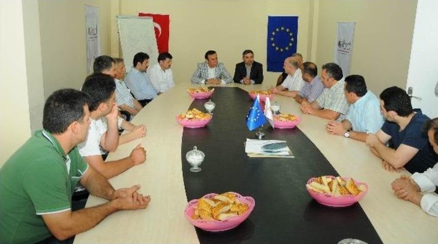 Mobilyacılara, Başkan Gen&ccedil;&rsquo;ten Yardım S&ouml;z&uuml;