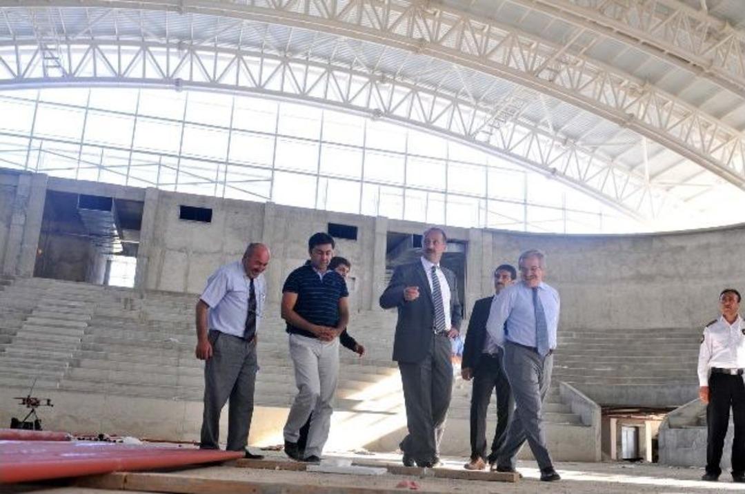 Başkan Akg&uuml;l Şantiyelerde İncelemelerde Bulundu