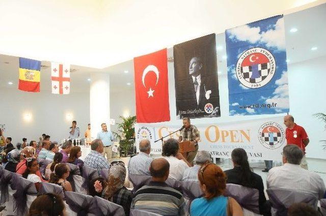 Çeşme Open Uluslararası Satranç Turnuvası Başladı