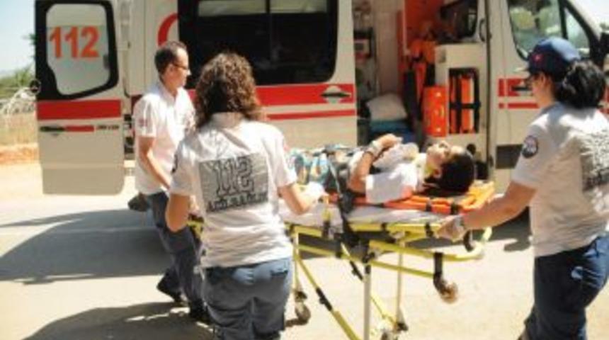 Aniden Yola Fırlayan &Ccedil;ocuğa Ara&ccedil; &Ccedil;arptı