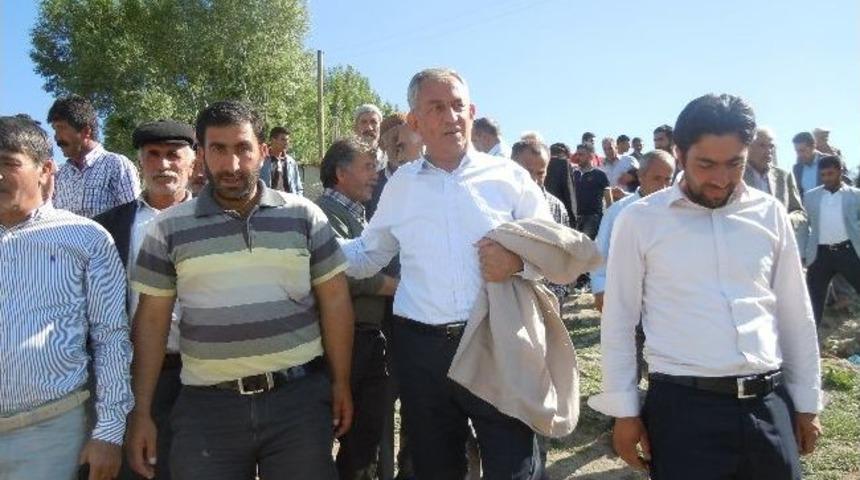 Bdp Milletvekili Demir &Ccedil;elik, Heyelan K&ouml;y&uuml;nde İncelemelerde Bulundu