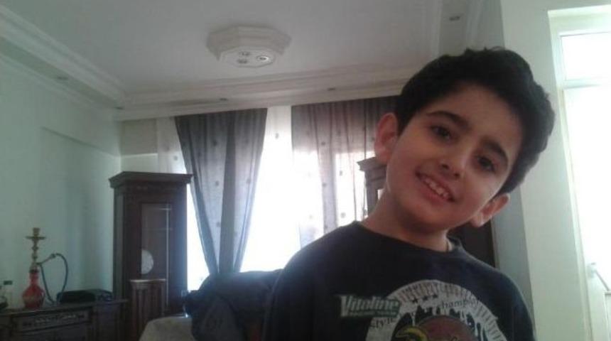 Havuzda Sara N&ouml;beti Ge&ccedil;iren &Ccedil;ocuk Boğuldu