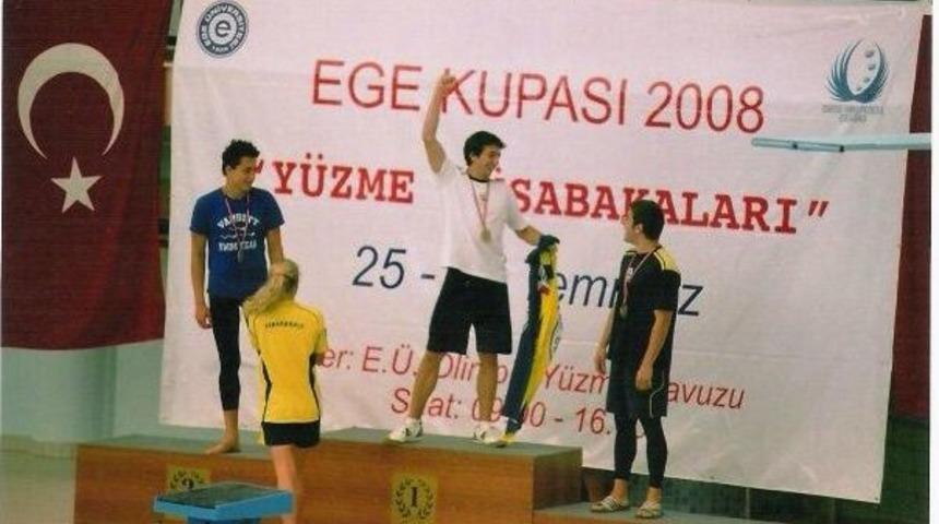 Bostanlıspor Fenerbah&ccedil;e&rsquo;den Y&uuml;zme Antren&ouml;r&uuml; Transfer Etti