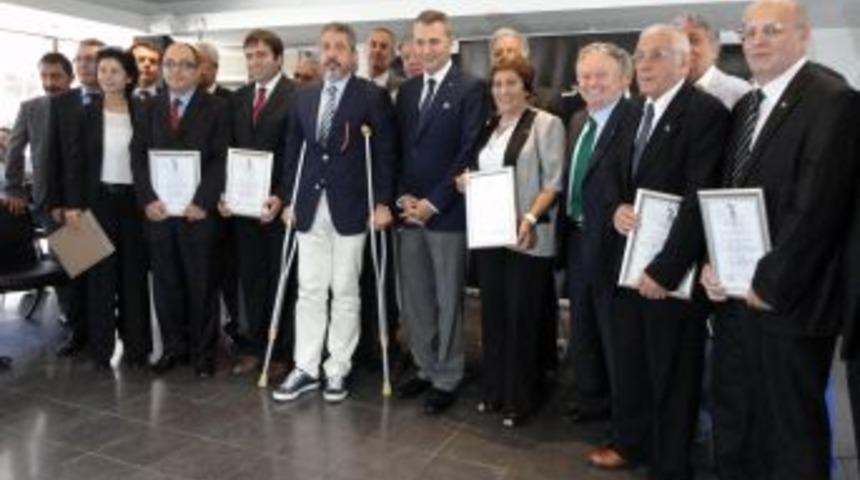 Fikret Orman Ve Y&ouml;netim, Mazbatalarını Aldı