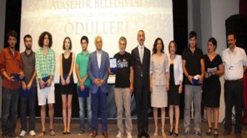 Sel&ccedil;uk İletişim&rsquo;den Profesyonel Kategoride Başarı