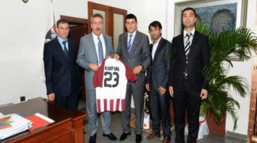 Vali Cahit Kıra&ccedil;&rsquo;a Hemşehri Ziyareti