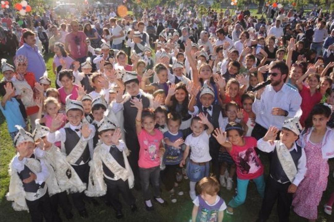 Kartepe'de Renkli S&uuml;nnet Ş&ouml;leni