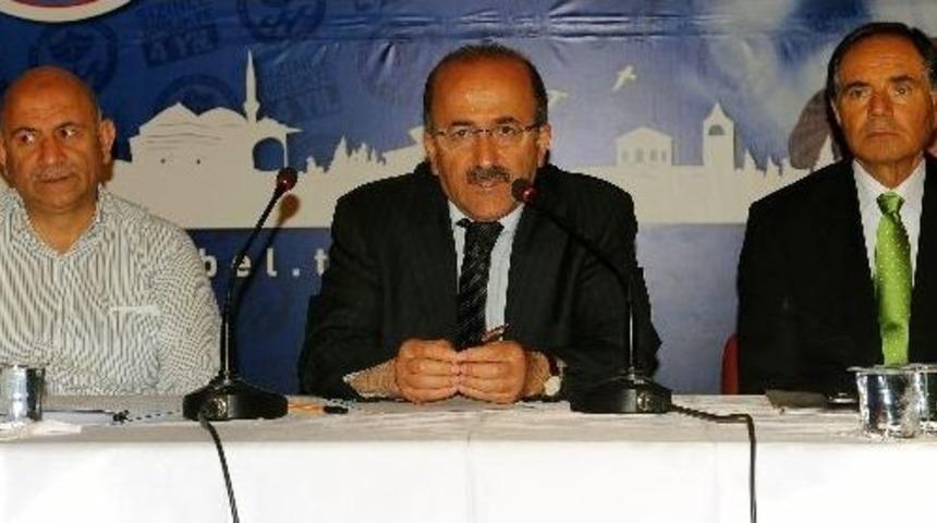 Başkan G&uuml;mr&uuml;k&ccedil;&uuml;oğlu, Otob&uuml;s Şof&ouml;rleri İle Bir Araya Geldi