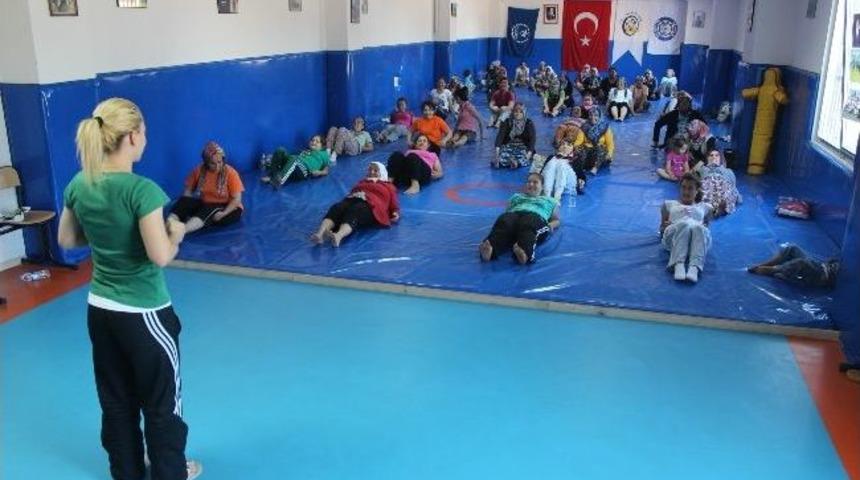 Adanalı Kadınlar Sabah Sporunda