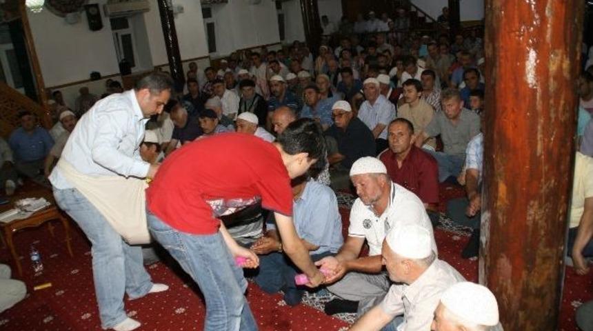 Devrek&rsquo;te Beraat Kandili Coşkuyla İdrak Edildi