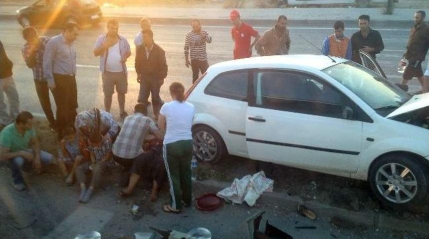 Balıkesir'de Trafik Kazası: 4 Yaralı
