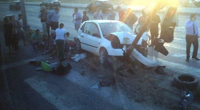 Balıkesir'de Trafik Kazası: 4 Yaralı