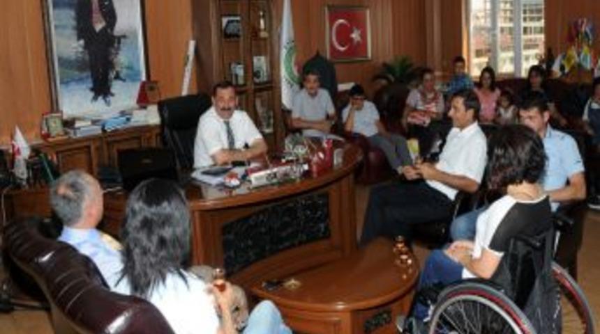 Engelliler, Başkan Demirel&rsquo;i Ziyaret Edip Teşekk&uuml;r Etti