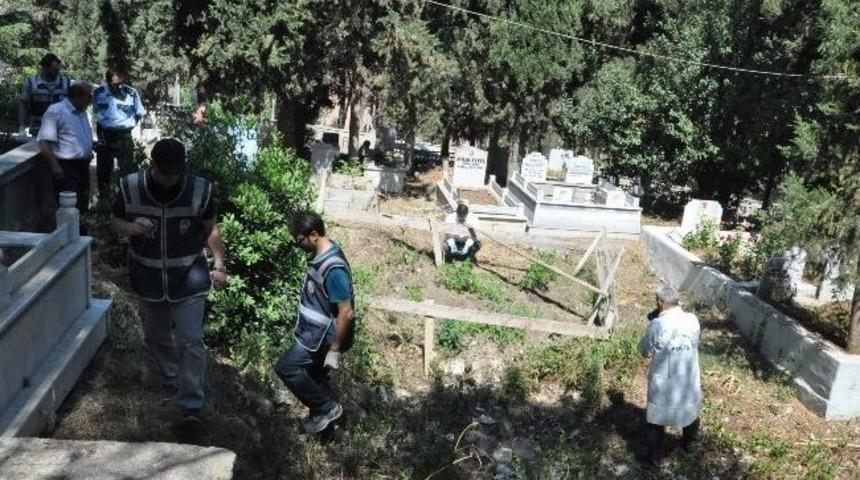 Mezarlığa Kenevir Ektiler