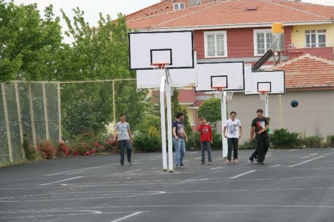4 Eyl&uuml;l Basketbol Sahaları Kullanıma Hazır