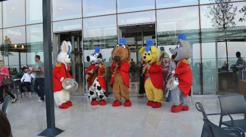 Bando Ekibi Piazza'da S&uuml;rpriz Yaptı