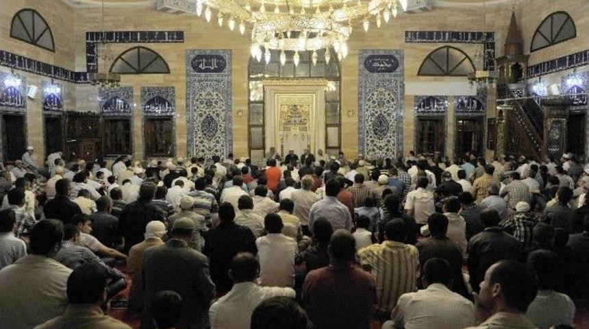 Ahlat&rsquo;ta Berat Kandili Kutlandı