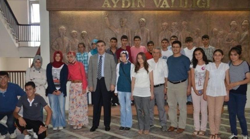 Bitlisli &Ouml;ğrenciler Vali Sayın Kerem Al&rsquo;ı Ziyaret Etti