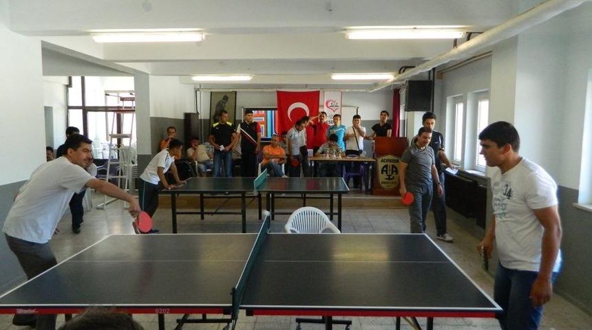 &Ouml;mer Et&ccedil;i Adına Tenis Turnuvası D&uuml;zenlendi