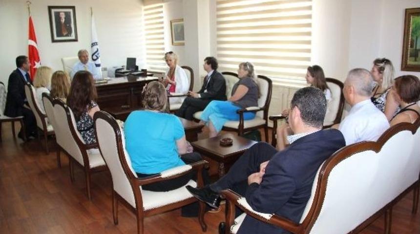 Yabancı Misafirlerden Rekt&ouml;r Kaplan&rsquo;a Ziyaret