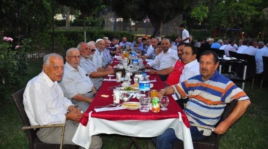 Ak Partili Baybatur, Eski Ve Yeni Siyaset&ccedil;ileri Buluşturdu