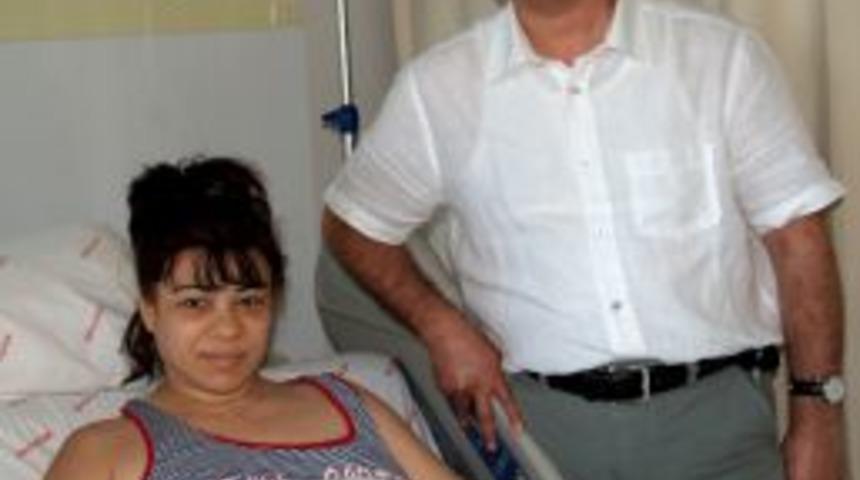 Karın Şişliği Şikayetiyle Hastaneye Başvuran Kadından 8 Kilo T&uuml;m&ouml;r &Ccedil;ıktı