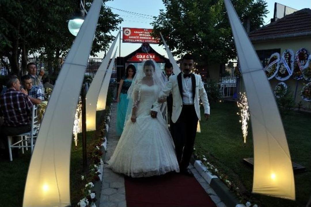 A&ccedil;ık Ceza İnfaz Kurumu'nda İlk D&uuml;ğ&uuml;n