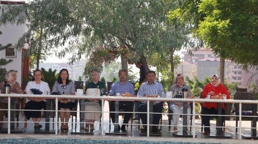 Ak Kadınlar Kahvaltıda Buluştu