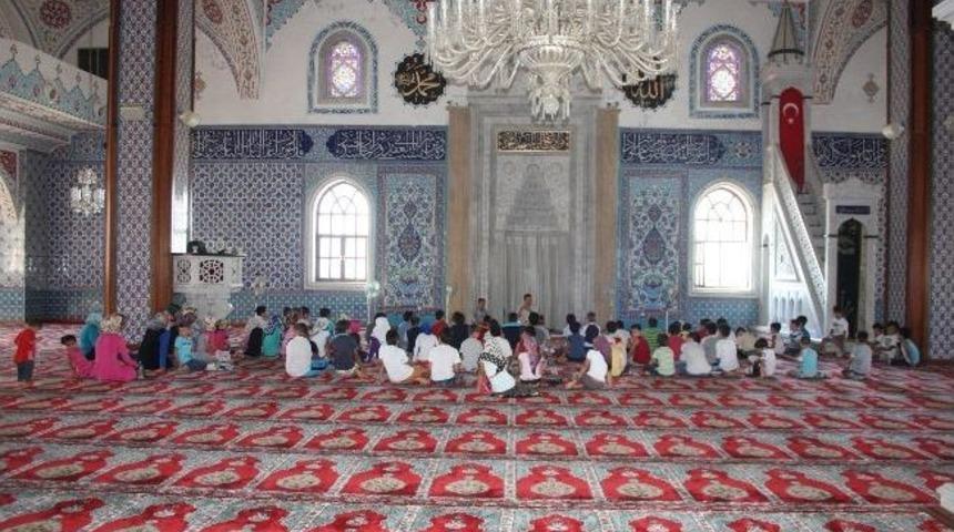 &Ccedil;ocuklar Bu Yaz Kur'anı G&ouml;n&uuml;llerine Yazacaklar