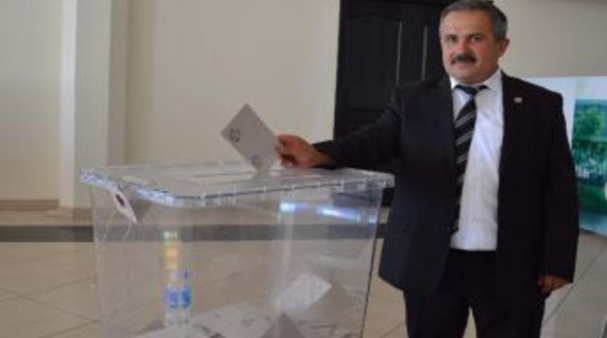 &Ccedil;orum Ziraat Odası&rsquo;nda Sayan, G&uuml;ven Tazeledi