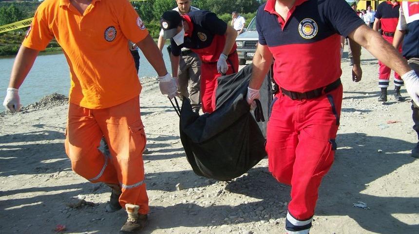 Filyos &Ccedil;ayı'nda Bir Ceset Bulundu