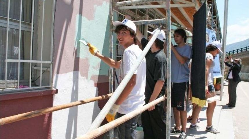 Demirtaşpaşa Okulu Boyanıyor