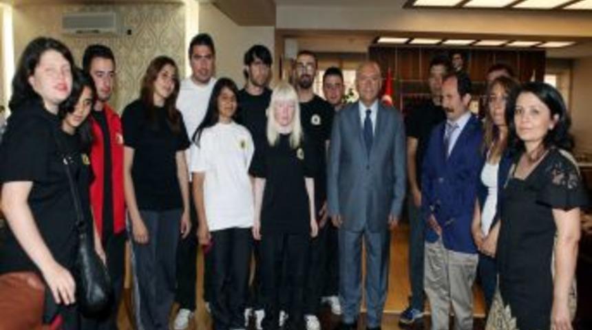Goalball Oyuncuları Başkan Yaşar&rsquo;a Teşekk&uuml;r Etti