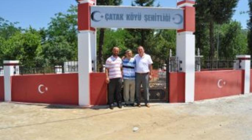 Alaplı &Ccedil;atak K&ouml;y&uuml; Şehitliği tamamlandı