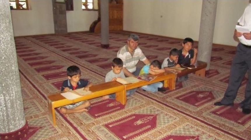 Siverek&rsquo;te Camiler Kuran Talebeleriyle Şenlendi