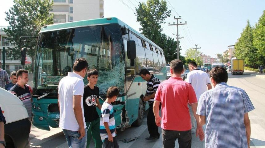 Bursa&rsquo;da Trafik Kazası: 1 &Ouml;l&uuml;, 1 Yaralı