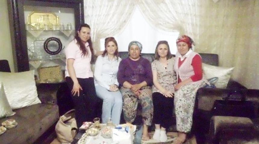 Ayvalık&rsquo;ta Ak Kadınlar &Uuml;ye Sayısını Arttırıyor