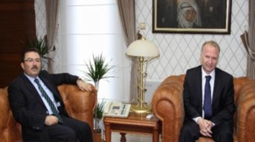 Aksaray Valisi Selami Altınok&rsquo;tan Nevşehir Valisi Ceylan&rsquo;a Ziyaret