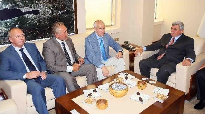 Kırım Heyetinden Başkan Karaosmanoğlu'na Ziyaret