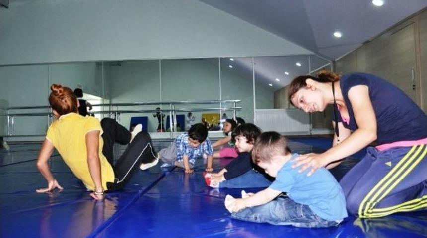 Kreş &Ccedil;ocukları Cimnastikle Eğleniyor