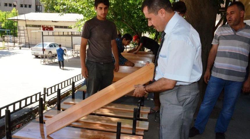 Şanlıurfa&rsquo;da 350 Okulun Masa Ve Sırasını &Ouml;ğrenciler &Uuml;retecek