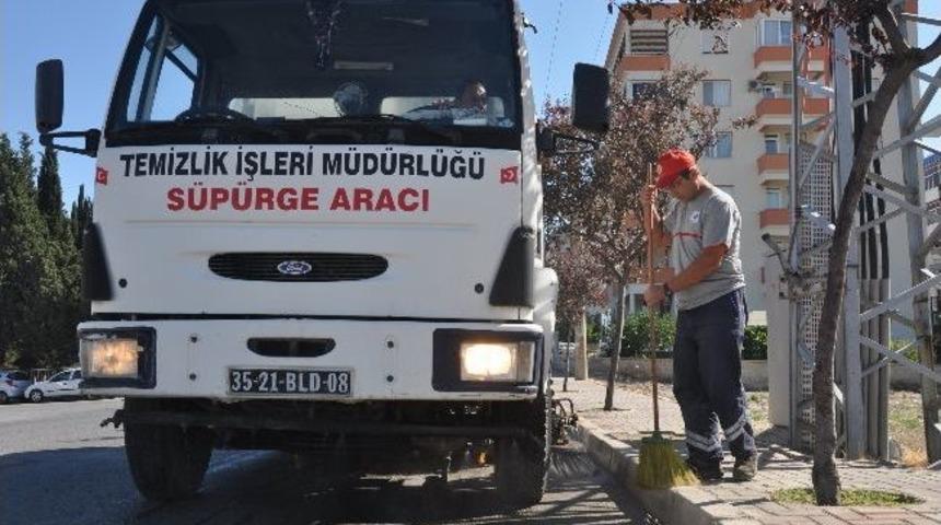Aliağa Belediyesi Temizlik Filosunu G&uuml;&ccedil;lendiriyor