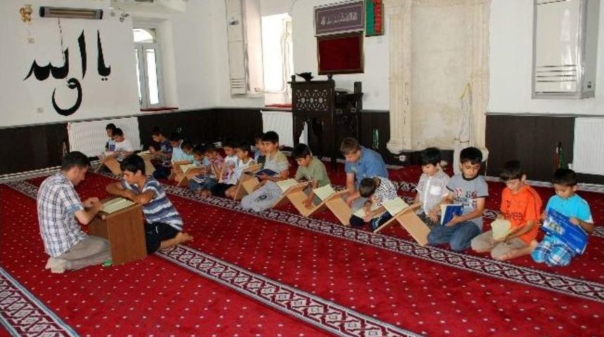 Kuran Kursu Eğitimleri Başladı