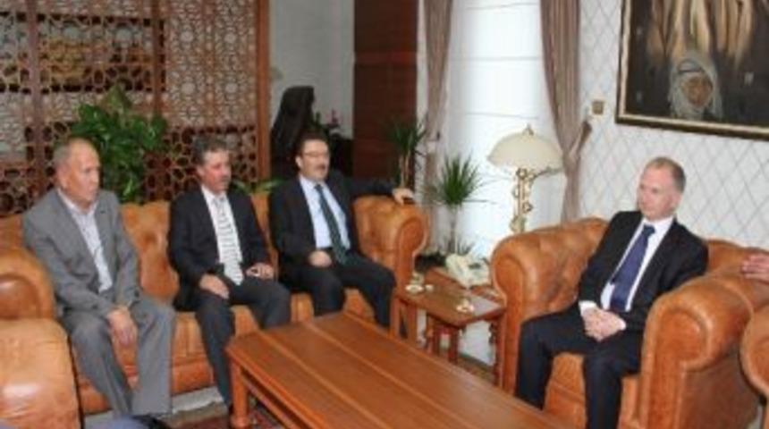 Vali Ceylan, Ticaret Borsası Yeni Y&ouml;netimini Kabul Etti